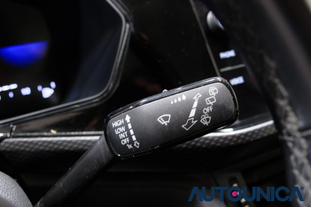 VOLKSWAGEN T-Cross usata, con Volante multifunzione