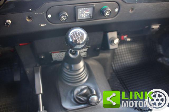 LAND ROVER Defender usata 9