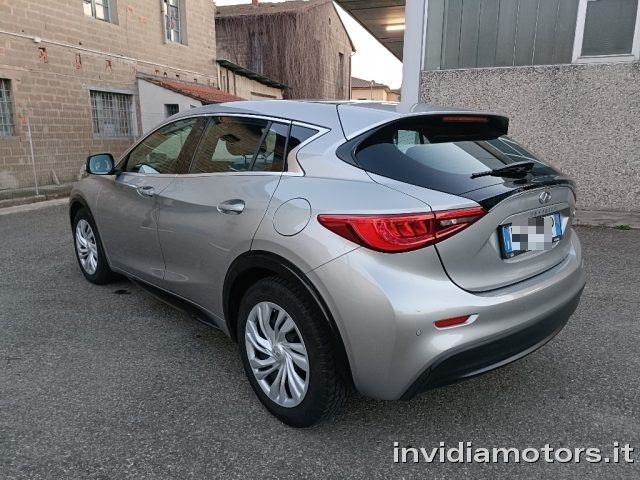 INFINITI Q30 usata, con Airbag Passeggero
