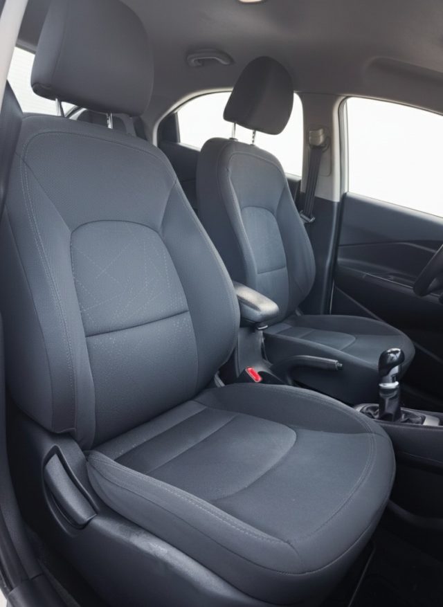 KIA Rio usata, con Controllo automatico clima