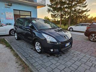 PEUGEOT 5008 usata, con Boardcomputer