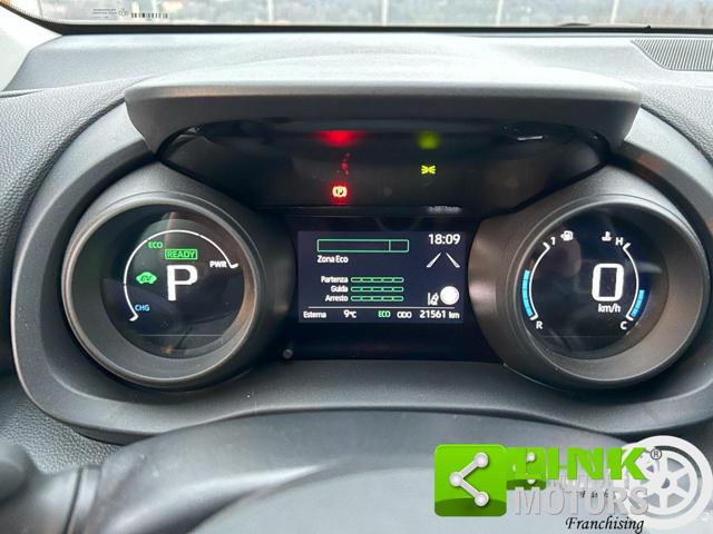 TOYOTA Yaris usata, con Autoradio