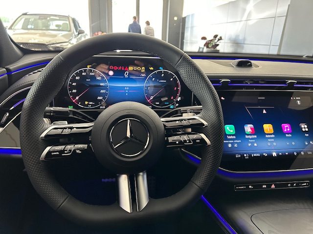 MERCEDES-BENZ E 220 usata, con Controllo trazione