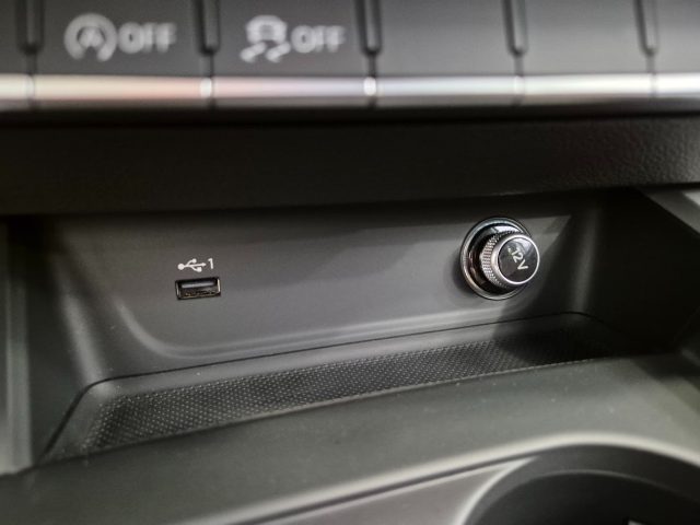 AUDI A4 usata, con MP3
