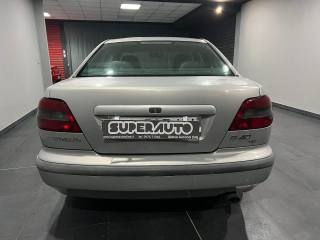 VOLVO S40 usata, con Autoradio