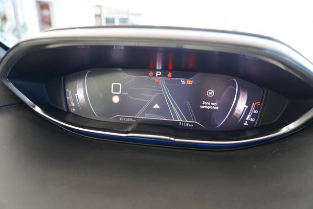 PEUGEOT 5008 usata, con Head-up display