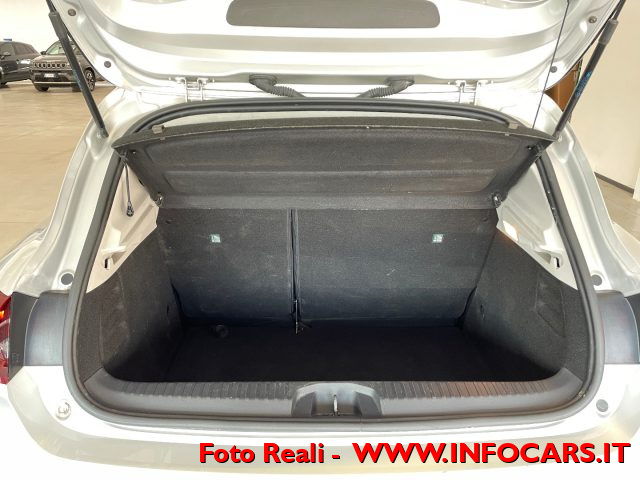 RENAULT Clio usata, con Controllo elettronico della corsia