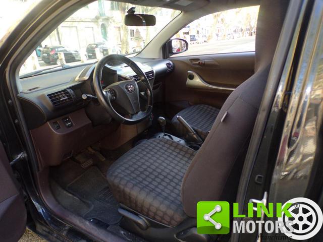 TOYOTA iQ usata 17