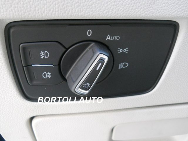 VOLKSWAGEN Passat Variant usata, con Touch screen