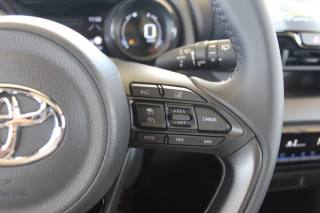TOYOTA Yaris usata, con Tetto panorama