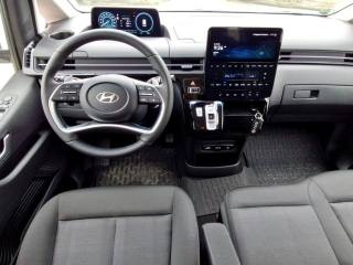 HYUNDAI Staria usata, con Boardcomputer