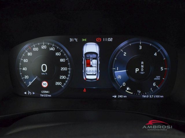 VOLVO XC40 usata 12