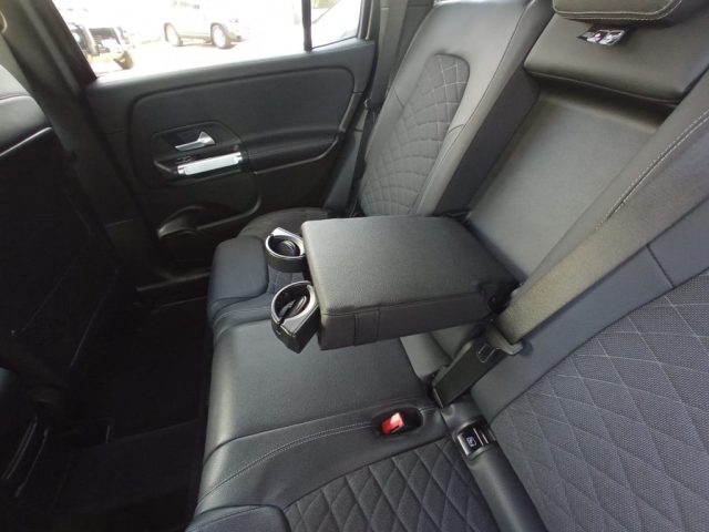 MERCEDES-BENZ GLB 200 usata, con ESP