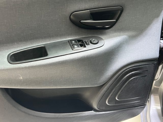 LANCIA Ypsilon usata, con Autoradio digitale