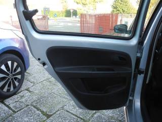 VOLKSWAGEN up! usata 40