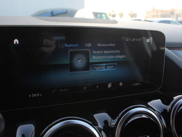 MERCEDES-BENZ B 180 usata, con Volante multifunzione