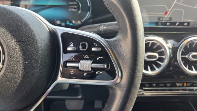 MERCEDES-BENZ B 180 usata, con Portellone posteriore elettrico
