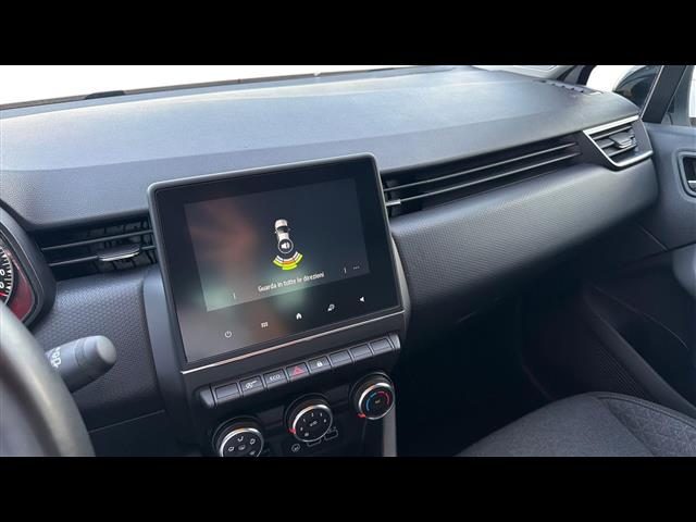RENAULT Clio usata, con Hill holder