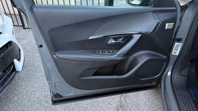 PEUGEOT 2008 usata, con Sistema di navigazione