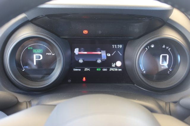 TOYOTA Yaris usata, con Controllo elettronico della corsia