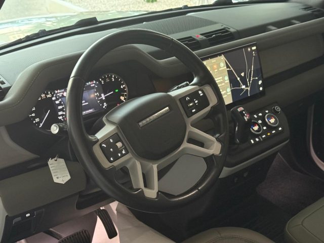 LAND ROVER Defender usata, con Bluetooth