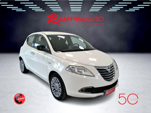 LANCIA Ypsilon usata, con Autoradio