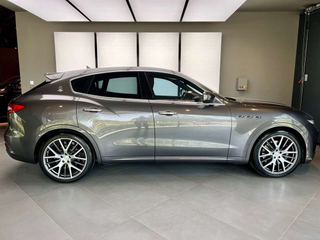 MASERATI Levante usata, con Fendinebbia