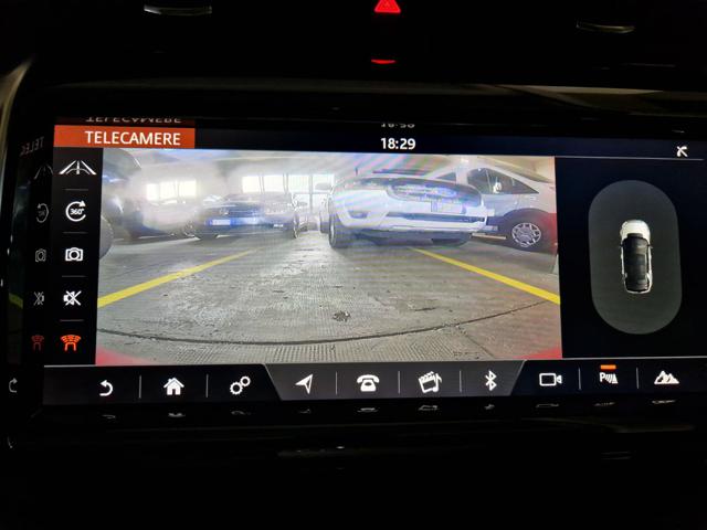 LAND ROVER Discovery Sport usata, con Volante in pelle