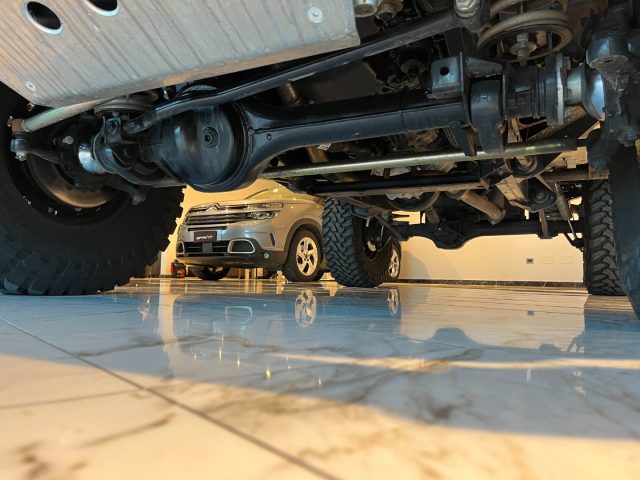 LAND ROVER Defender usata 26