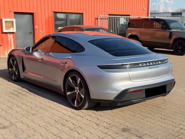 PORSCHE Taycan usata, con Boardcomputer