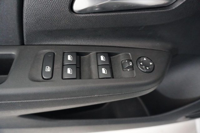 OPEL Corsa usata, con Fari LED