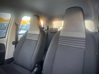 VOLKSWAGEN up! usata 26