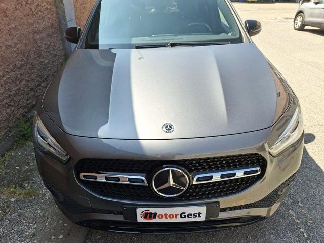 MERCEDES-BENZ GLA 200 usata, con Autoradio digitale