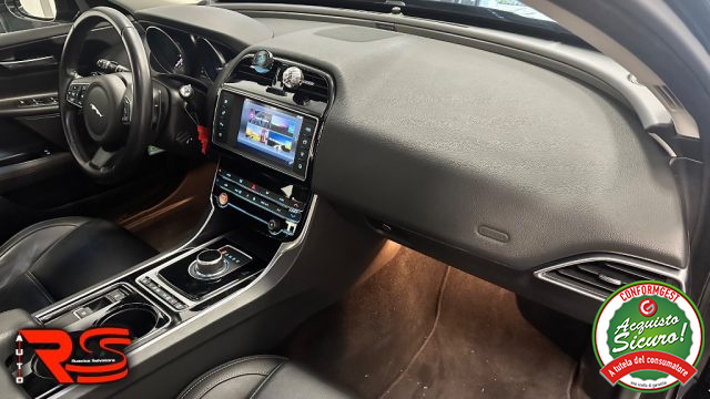 JAGUAR XE usata, con Controllo automatico clima
