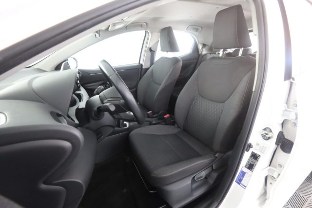 TOYOTA Yaris usata 8