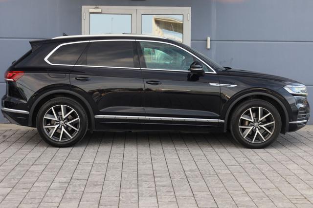 VOLKSWAGEN Touareg usata, con Frenata d