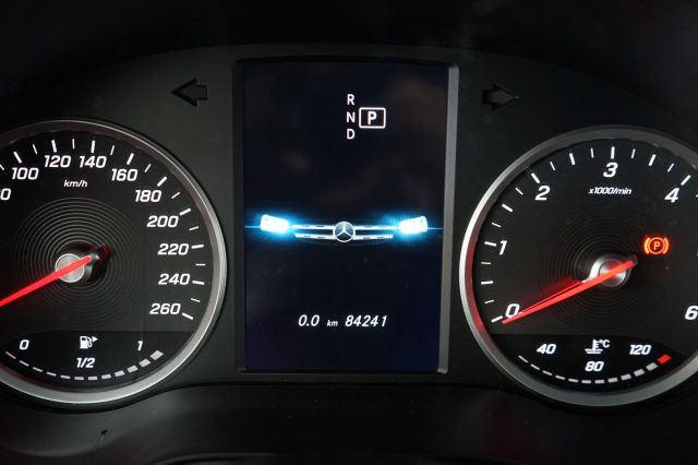 MERCEDES-BENZ GLC 220 usata 54