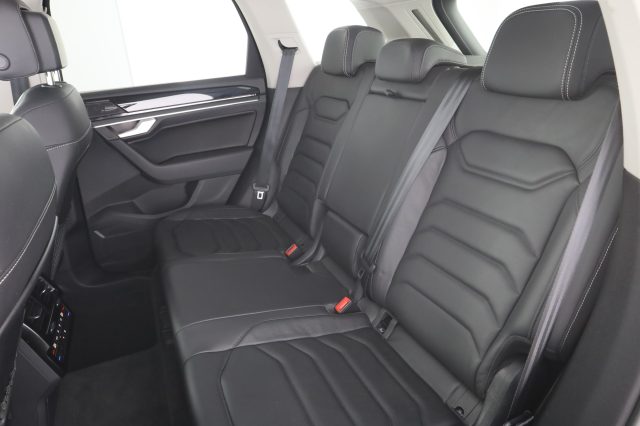 VOLKSWAGEN Touareg usata 2