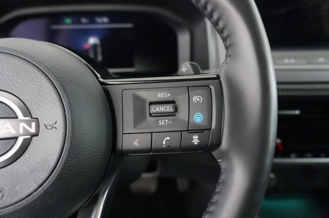 NISSAN Qashqai usata, con Fari LED