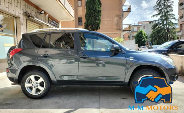 TOYOTA RAV 4 usata, con Autoradio