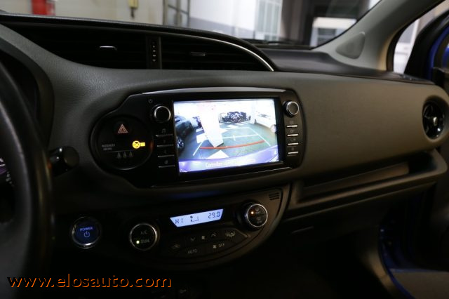 TOYOTA Yaris usata, con Autoradio digitale