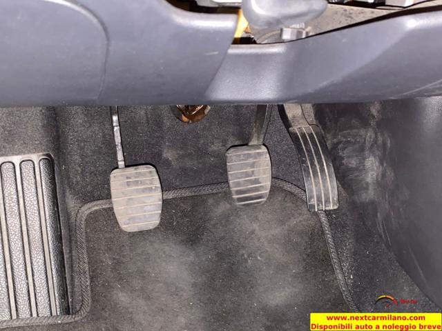 RENAULT Captur usata, con Sedile posteriore sdoppiato