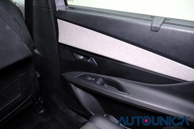 PEUGEOT 5008 usata, con Telecamera per parcheggio assistito
