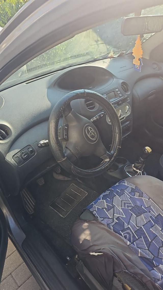 TOYOTA Yaris usata, con Alzacristalli elettrici