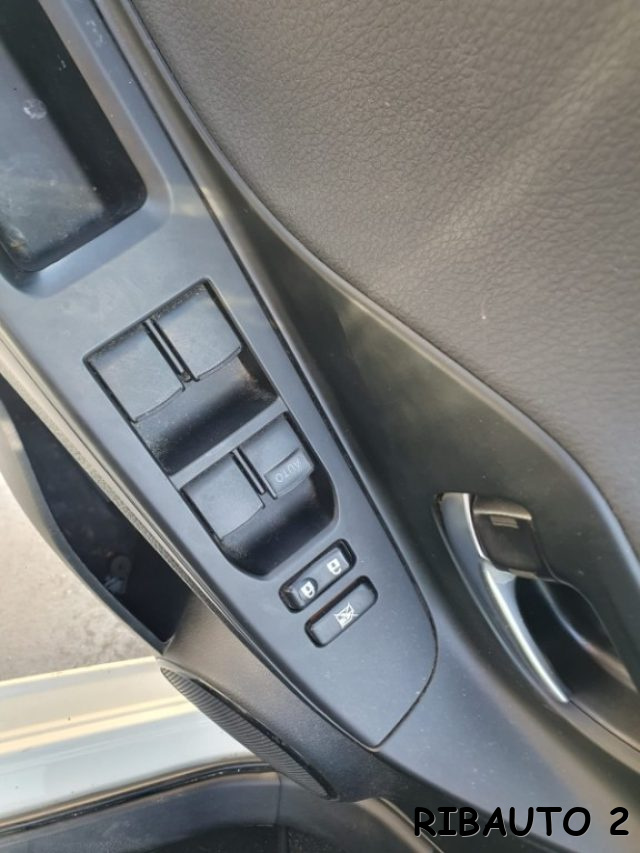 TOYOTA Yaris usata, con MP3