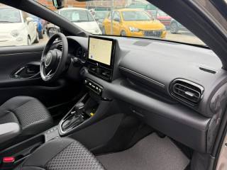 TOYOTA Yaris usata, con Sistema di navigazione