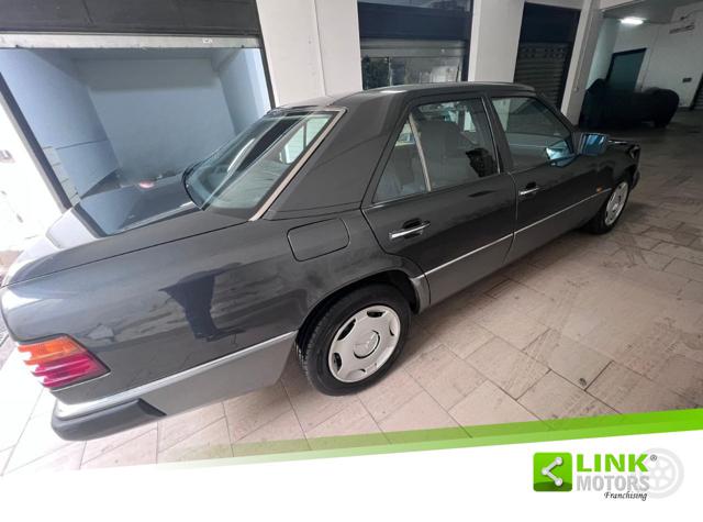 MERCEDES-BENZ E 200 usata 14