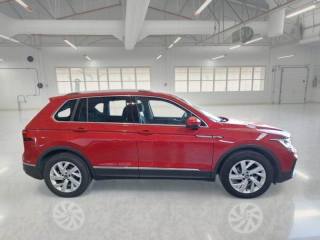 VOLKSWAGEN Tiguan usata, con Autoradio