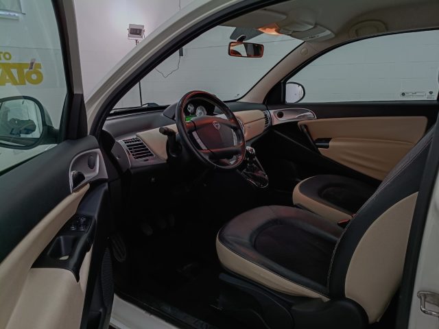 LANCIA Ypsilon usata, con Volante in pelle