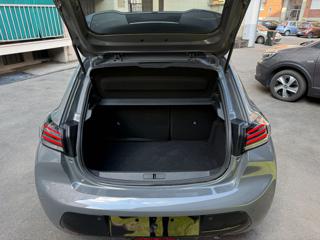 PEUGEOT 208 usata, con USB